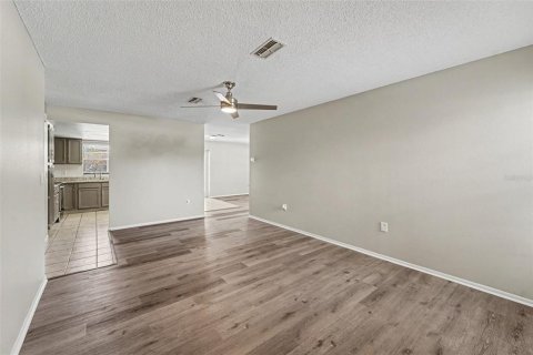 Villa ou maison à vendre à Spring Hill, Floride: 2 chambres, 124.12 m2 № 2217348 - photo 4