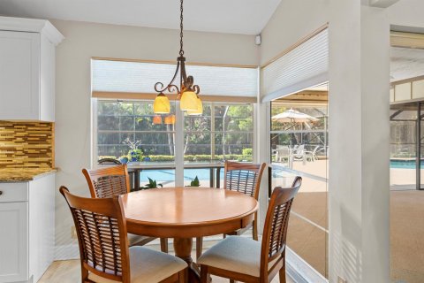 House in Palm Beach Gardens, Florida 4 bedrooms, 224.82 sq.m. № 2250421 - photo 8