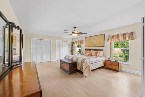 House in Palm Beach Gardens, Florida 4 bedrooms, 224.82 sq.m. № 2250421 - photo 14