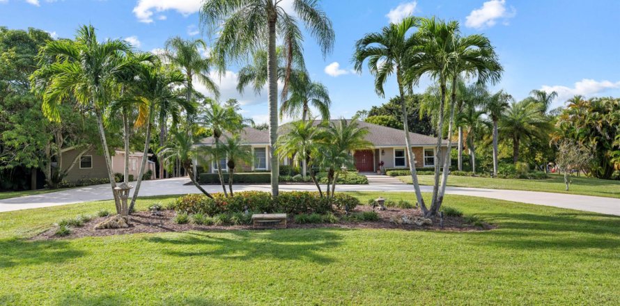 House in Palm Beach Gardens, Florida 4 bedrooms, 224.82 sq.m. № 2250421
