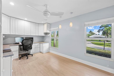 House in Palm Beach Gardens, Florida 4 bedrooms, 224.82 sq.m. № 2250421 - photo 19
