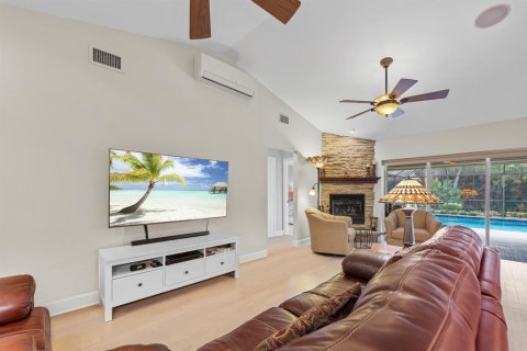 House in Palm Beach Gardens, Florida 4 bedrooms, 224.82 sq.m. № 2250421 - photo 10