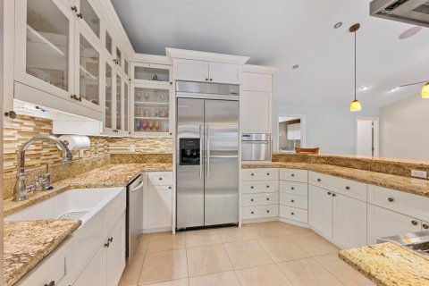 House in Palm Beach Gardens, Florida 4 bedrooms, 224.82 sq.m. № 2250421 - photo 3