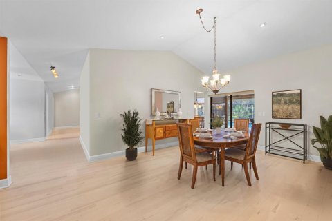 House in Palm Beach Gardens, Florida 4 bedrooms, 224.82 sq.m. № 2250421 - photo 13