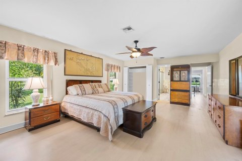 House in Palm Beach Gardens, Florida 4 bedrooms, 224.82 sq.m. № 2250421 - photo 15