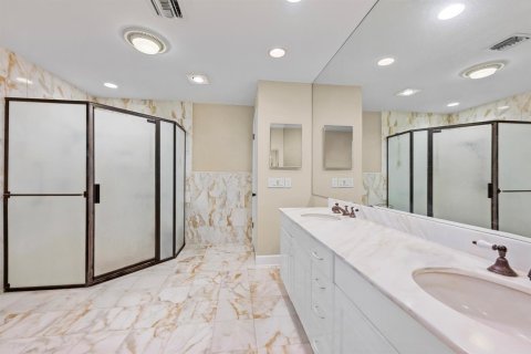House in Palm Beach Gardens, Florida 4 bedrooms, 224.82 sq.m. № 2250421 - photo 16