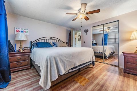 House in New Port Richey, Florida 2 bedrooms, 90.86 sq.m. № 1735591 - photo 6