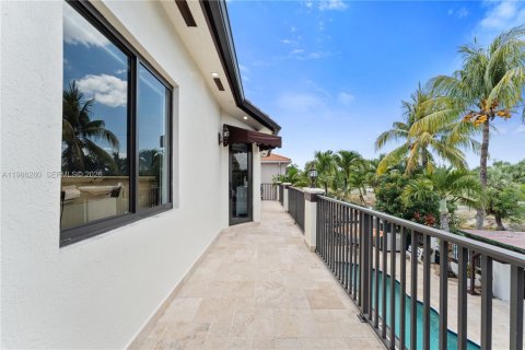 Купить виллу или дом в Майами-Лейкс, Флорида 5 спален, 240.99м2, № 2047779 - фото 12