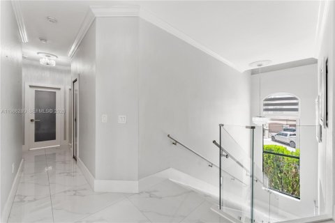 Купить виллу или дом в Майами-Лейкс, Флорида 5 спален, 240.99м2, № 2047779 - фото 5