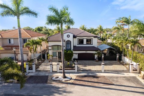 Дом в Майами-Лейкс, Флорида 5 спален, 240.99м2 № 2047779