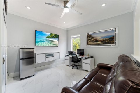 Купить виллу или дом в Майами-Лейкс, Флорида 5 спален, 240.99м2, № 2047779 - фото 7