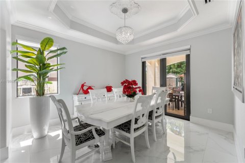 Купить виллу или дом в Майами-Лейкс, Флорида 5 спален, 240.99м2, № 2047779 - фото 28