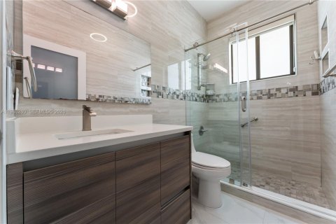 Купить виллу или дом в Майами-Лейкс, Флорида 5 спален, 240.99м2, № 2047779 - фото 25