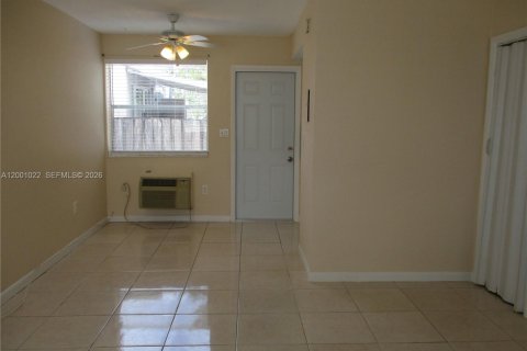 Adosado en alquiler en Hollywood, Florida, 1 dormitorio, 77.39 m2 № 2065289 - foto 9