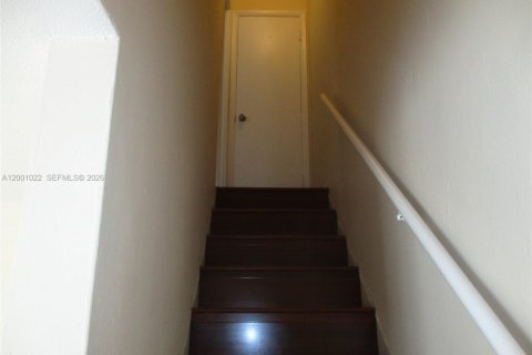 Adosado en alquiler en Hollywood, Florida, 1 dormitorio, 77.39 m2 № 2065289 - foto 18