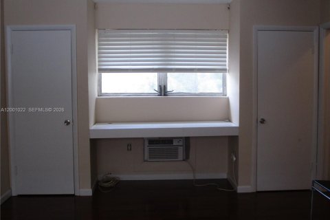 Adosado en alquiler en Hollywood, Florida, 1 dormitorio, 77.39 m2 № 2065289 - foto 16