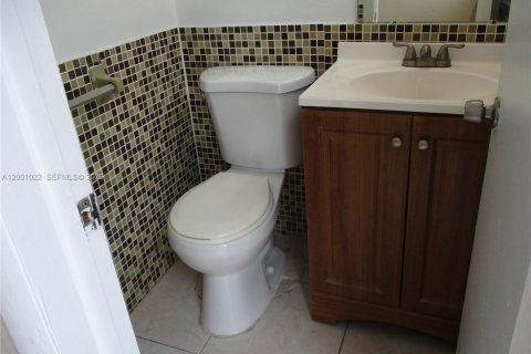 Adosado en alquiler en Hollywood, Florida, 1 dormitorio, 77.39 m2 № 2065289 - foto 19