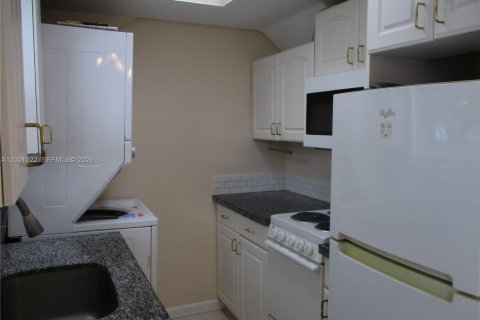 Adosado en alquiler en Hollywood, Florida, 1 dormitorio, 77.39 m2 № 2065289 - foto 7