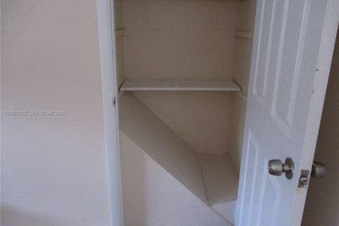 Adosado en alquiler en Hollywood, Florida, 1 dormitorio, 77.39 m2 № 2065289 - foto 17