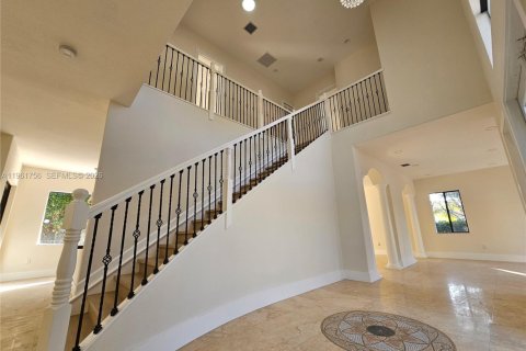 House in Cutler Bay, Florida 5 bedrooms, 369.94 sq.m. № 2027237 - photo 27