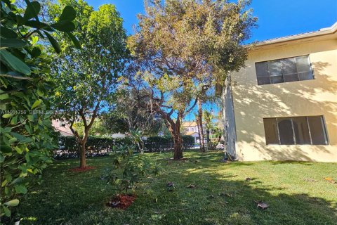 House in Cutler Bay, Florida 5 bedrooms, 369.94 sq.m. № 2027237 - photo 17