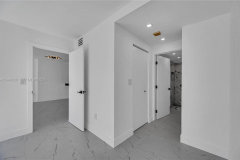 Copropriété à louer à Miami Beach, Floride: 1 chambre, 61.22 m2 № 2006147 - photo 24