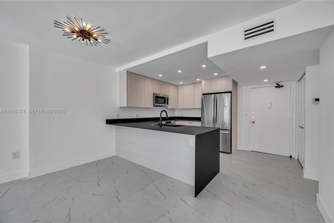 Copropriété à louer à Miami Beach, Floride: 1 chambre, 61.22 m2 № 2006147 - photo 10