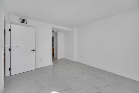 Copropriété à louer à Miami Beach, Floride: 1 chambre, 61.22 m2 № 2006147 - photo 22