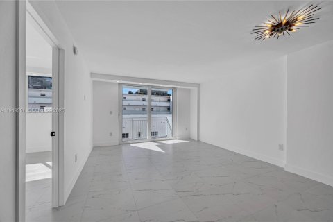 Copropriété à louer à Miami Beach, Floride: 1 chambre, 61.22 m2 № 2006147 - photo 16