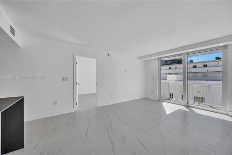 Copropriété à louer à Miami Beach, Floride: 1 chambre, 61.22 m2 № 2006147 - photo 15