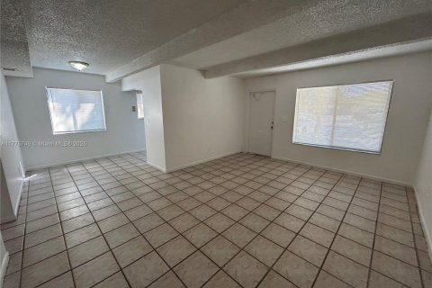 Condo in Pompano Beach, Florida, 2 bedrooms  № 1693267 - photo 5