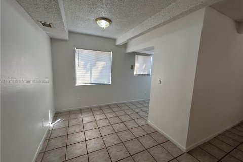 Condo in Pompano Beach, Florida, 2 bedrooms  № 1693267 - photo 6