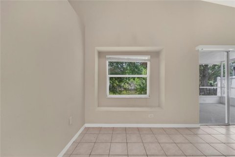 House in Land O' Lakes, Florida 4 bedrooms, 137.12 sq.m. № 1760593 - photo 9