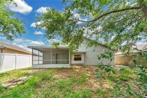 House in Land O' Lakes, Florida 4 bedrooms, 137.12 sq.m. № 1760593 - photo 27