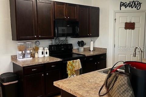 Casa en venta en Cape Coral, Florida, 5 dormitorios, 264.59 m2 № 1919084 - foto 10
