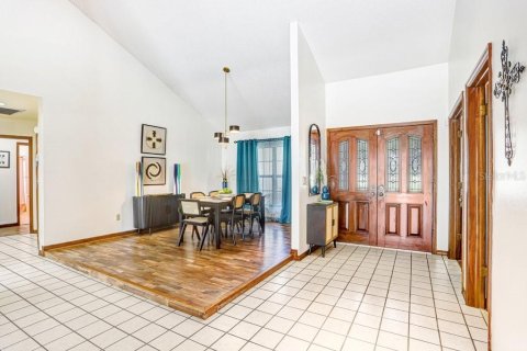 House in Seffner, Florida 4 bedrooms, 261.71 sq.m. № 2223311 - photo 14