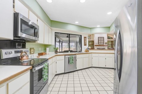 House in Seffner, Florida 4 bedrooms, 261.71 sq.m. № 2223311 - photo 4
