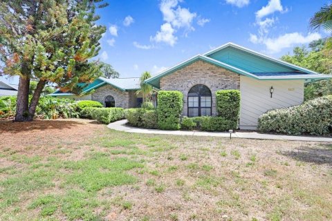 Casa en Seffner, Florida 4 dormitorios, 261.71 m2 № 2223311