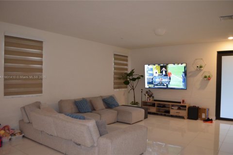 Copropriété à louer à Doral, Floride: 3 chambres, 132.76 m2 № 1809696 - photo 5