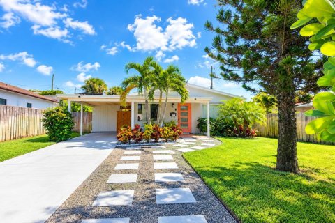 Villa ou maison à louer à West Palm Beach, Floride: 3 chambres, 100.33 m2 № 2386862 - photo 2