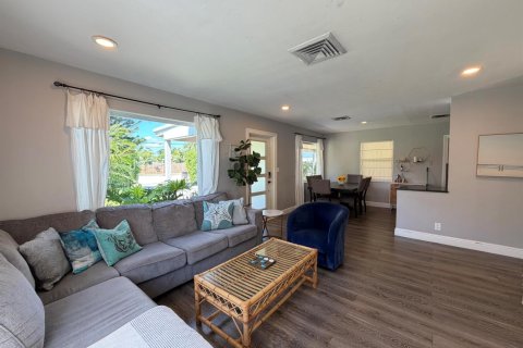 Villa ou maison à louer à West Palm Beach, Floride: 3 chambres, 100.33 m2 № 2386862 - photo 12