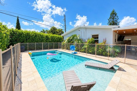Villa ou maison à louer à West Palm Beach, Floride: 3 chambres, 100.33 m2 № 2386862 - photo 4