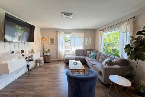 Villa ou maison à louer à West Palm Beach, Floride: 3 chambres, 100.33 m2 № 2386862 - photo 10