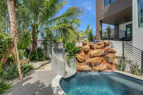 Villa ou maison à vendre à Sarasota, Floride: 6 chambres, 321.35 m2 № 1849807 - photo 23