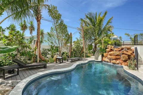 Villa ou maison à vendre à Sarasota, Floride: 6 chambres, 321.35 m2 № 1849807 - photo 6