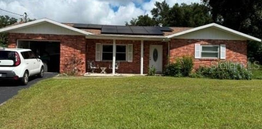 House in Inverness, Florida 2 bedrooms, 101.45 sq.m. № 2348008
