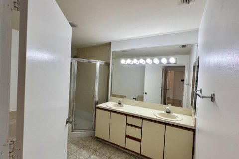 Снять в аренду кондоминиум в Хайполюксо, Флорида 4 комнаты, 138.15м2, № 2180442 - фото 12