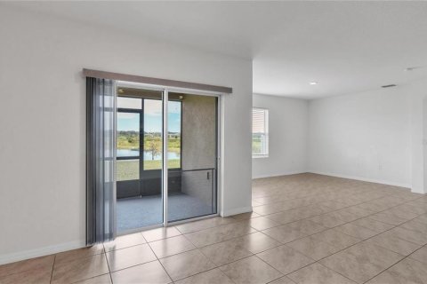House in Lakeland, Florida 4 bedrooms, 173.45 sq.m. № 1844850 - photo 11