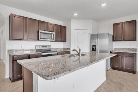 House in Lakeland, Florida 4 bedrooms, 173.45 sq.m. № 1844850 - photo 7
