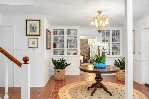House in Pinecrest, Florida 4 bedrooms, 293.85 sq.m. № 1953677 - photo 16